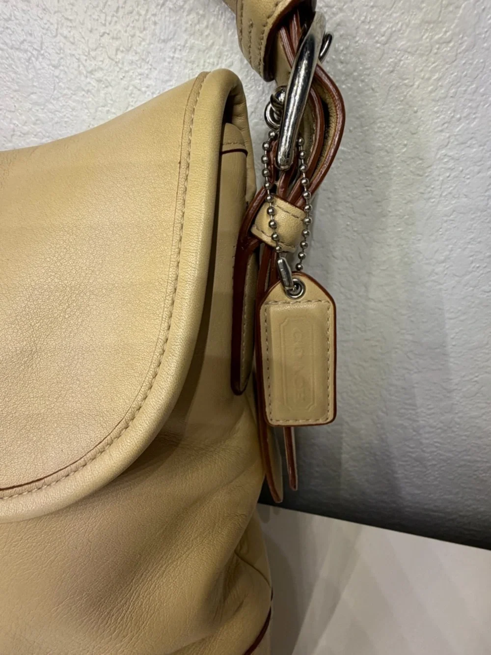 Vintage Coach Y2K Leather SoHo Shoulder Bag with Buckle Detail - Picture 3 of 15